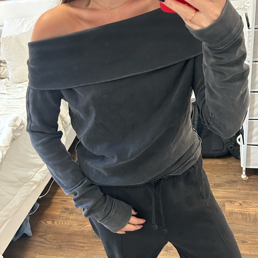 FREE PEOPLE OFF SHOULDER TOP